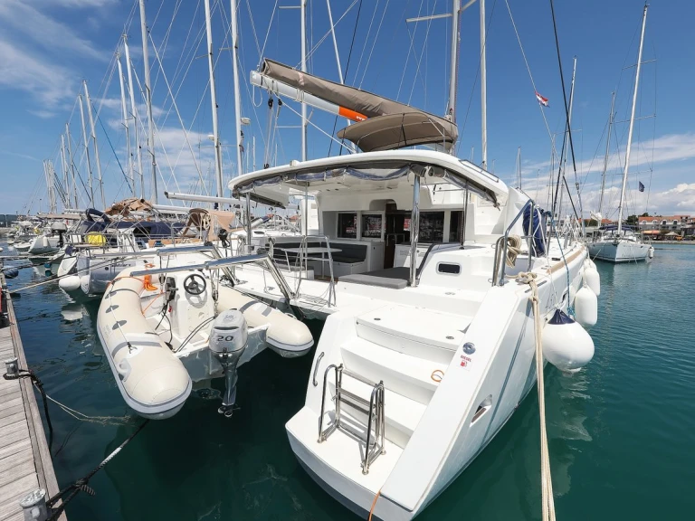 Noleggio Catamarano Lagoon con patente nautica