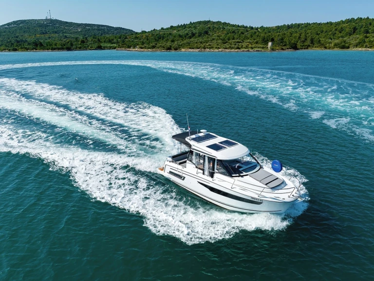 Jeanneau Merry Fisher 895 da affittare a  Zaravecchia (Biograd)