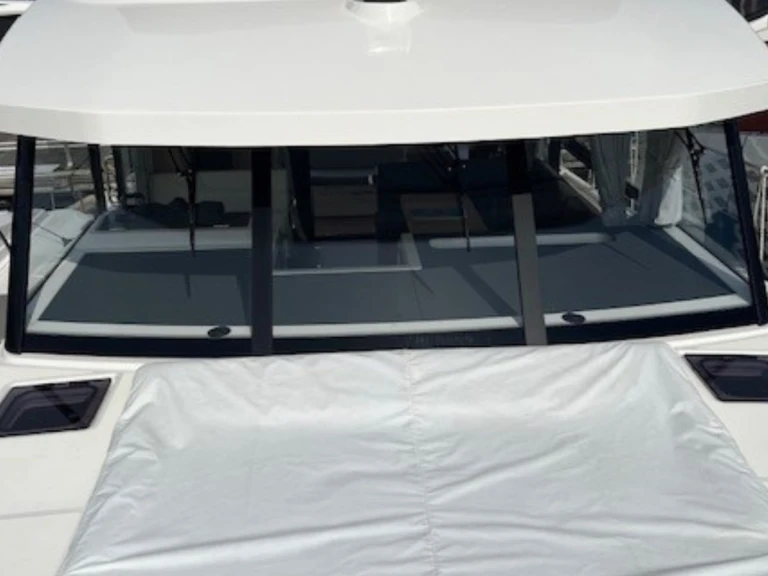 Noleggio Yacht di lusso Bénéteau con patente nautica