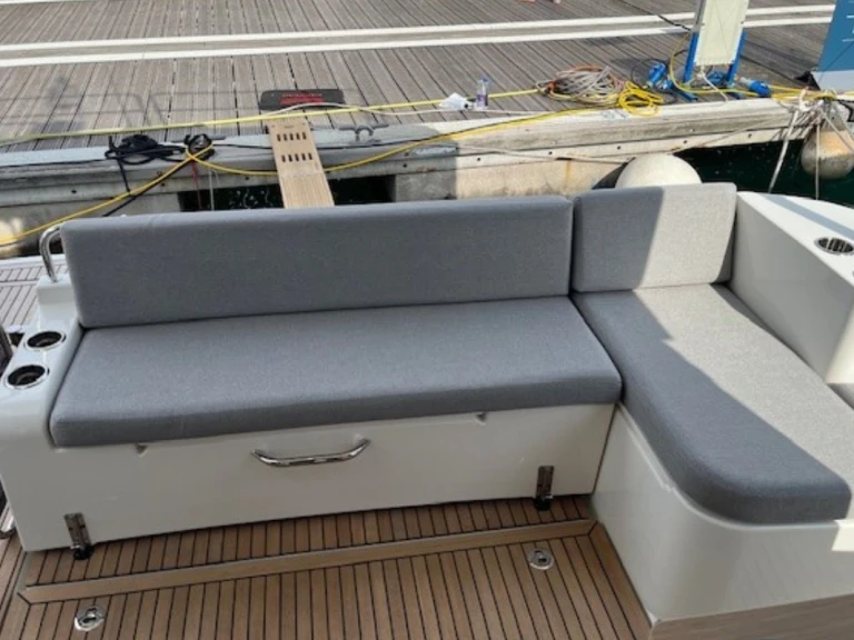 Yacht di lusso a noleggio a Zaravecchia (Biograd) al miglior prezzo