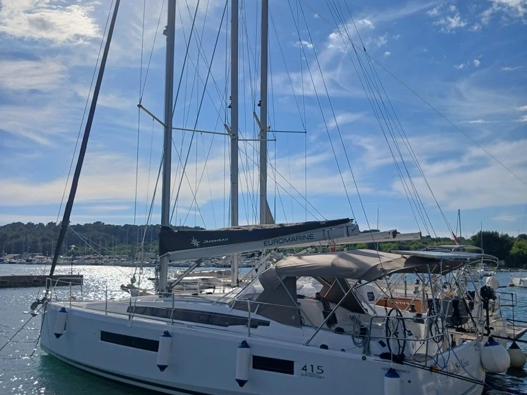 Jeanneau Sun Odyssey 415 da affittare a  Spalato