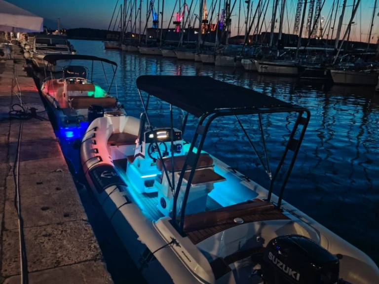 Noleggio Gommone con o senza skipper Tiger a Pola