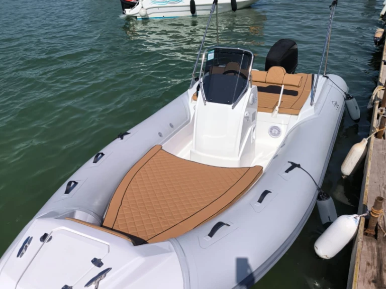 Noleggio Gommone Gemboat con patente nautica