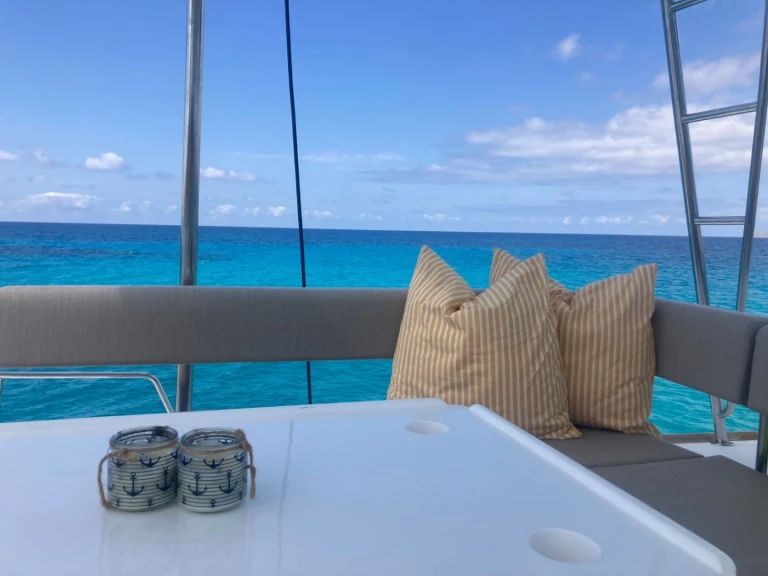 Catamarano a noleggio a Ibiza Magna al miglior prezzo