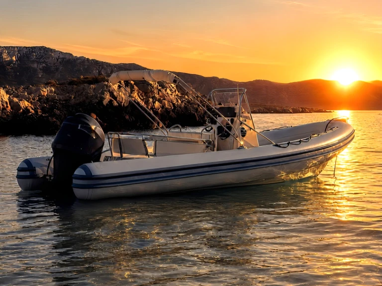 Noleggiare una Joker Boat Clubman 23 a Saint-Cyr-sur-Mer