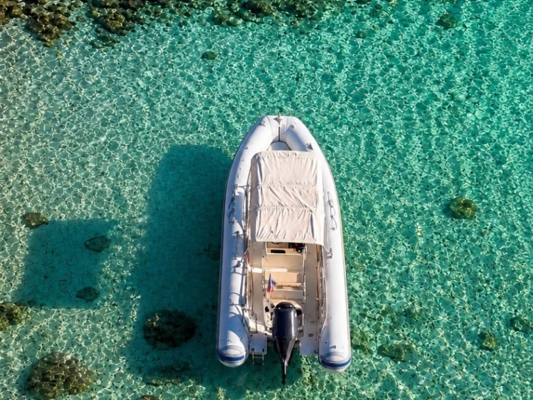 Noleggiare una Joker Boat Clubman 23 a Bormes-les-Mimosas