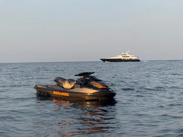 Noleggio Moto d'acqua con o senza skipper Sea-Doo a Saint-Tropez