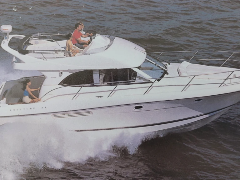 Noleggio barche Jeanneau Prestige 36 Fly a Vieux Port de Cannes su Samboat