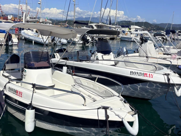 Barca a motore a noleggio a La Spezia al miglior prezzo