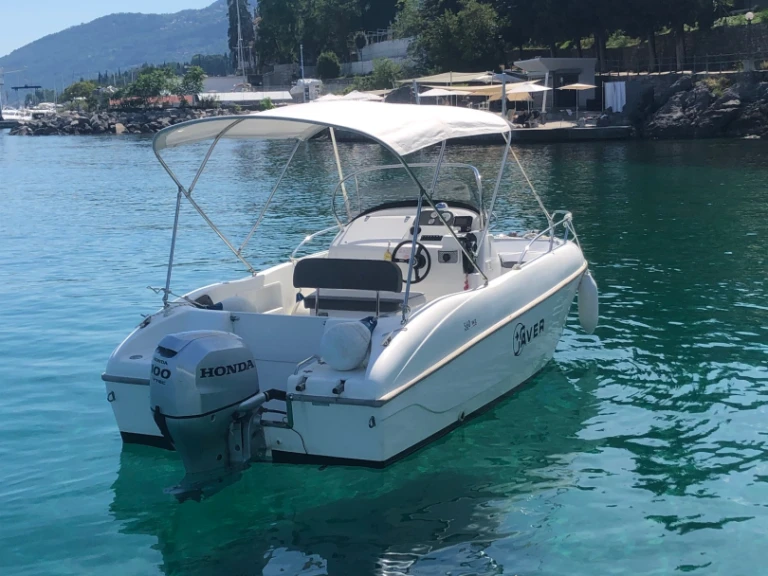 Noleggio Barca a motore con o senza skipper Saver a ACI Marina Opatija