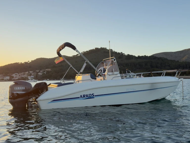Barca a motore a noleggio a Alcúdia al miglior prezzo