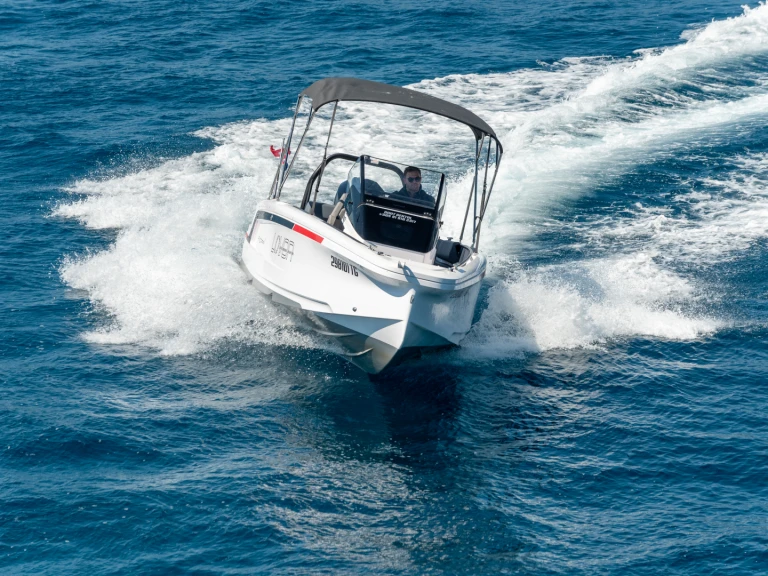 Noleggiare una Axopar 22 Spyder a Trogir