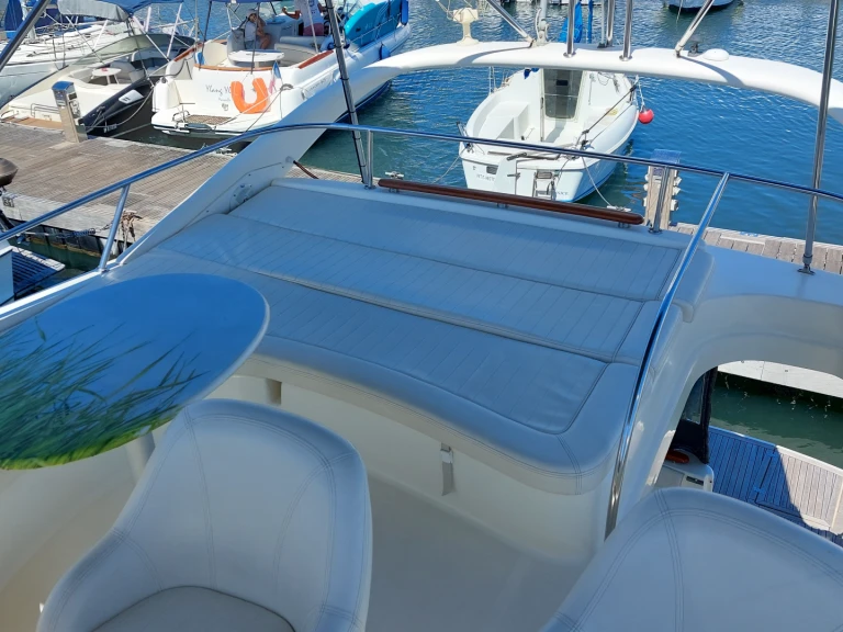 Jeanneau Prestige 36 Fly da affittare a  Vieux Port de Cannes