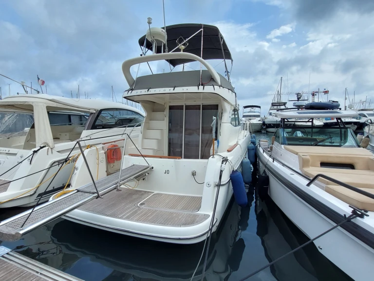 Noleggio a Vieux Port de Cannes – Jeanneau Prestige 36 Fly su SamBoat