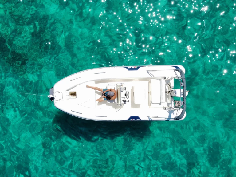 Noleggio barche Quicksilver Activ 595 Cruiser a Porto San Paolo su Samboat