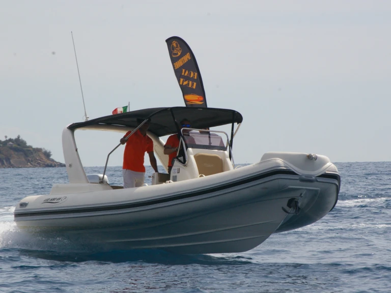 Noleggio Gommone Nautica Led con patente nautica