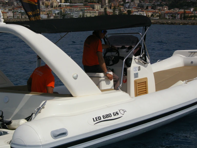 Gommone a noleggio a Sanremo al miglior prezzo