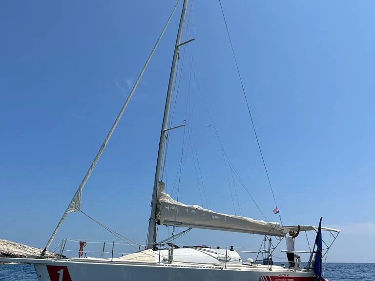 Jeanneau Jod 35 da affittare a  Lesina (Hvar)