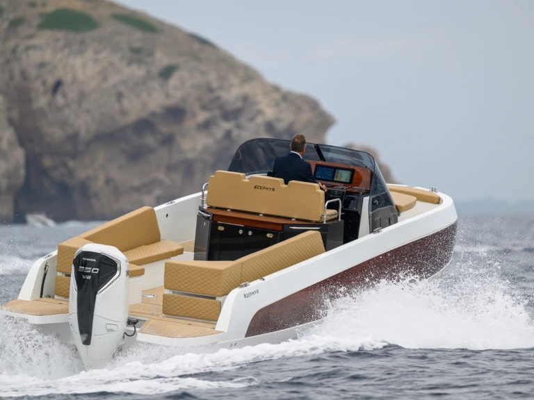 Noleggio Barca a motore Zephyr con patente nautica