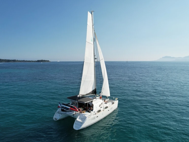 Noleggio Catamarano Lagoon con patente nautica
