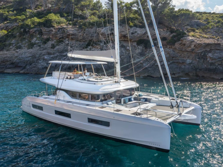 Noleggio Catamarano con o senza skipper Lagoon a Nisida