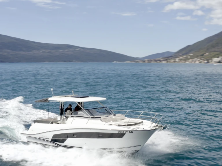 Noleggio barche Jeanneau Cap Camarat 10.5 WA a Ragusa (Dubrovnik) su Samboat