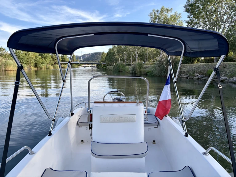 Noleggio Barca a motore Conero con patente nautica
