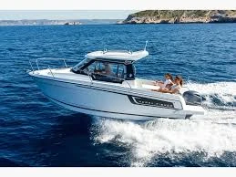 Jeanneau Merry Fisher 695 series2 da affittare a  Port la Forêt