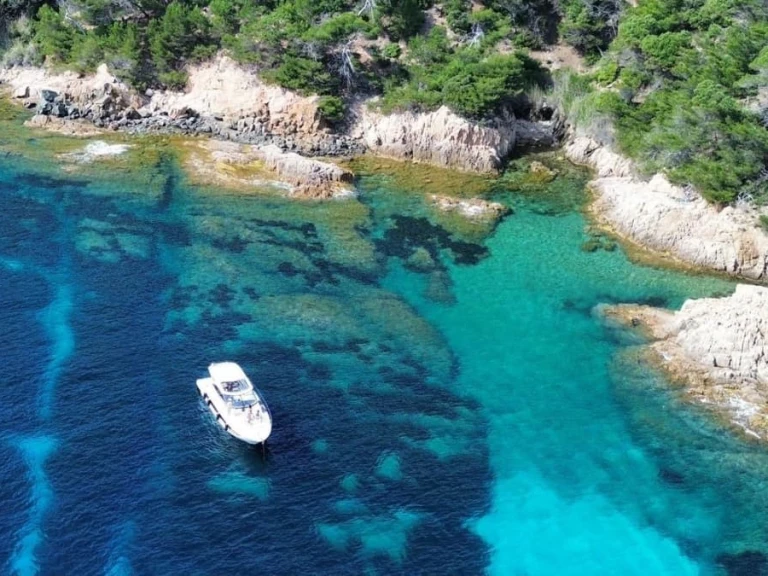 Jeanneau Leader 36 da affittare a  Sainte-Maxime