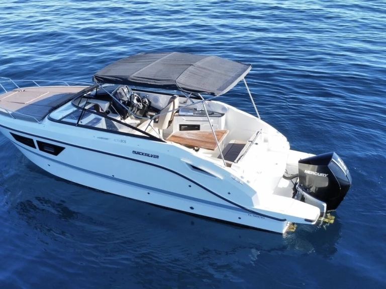 Noleggio barche La Rochelle economico Activ 805 Cruiser