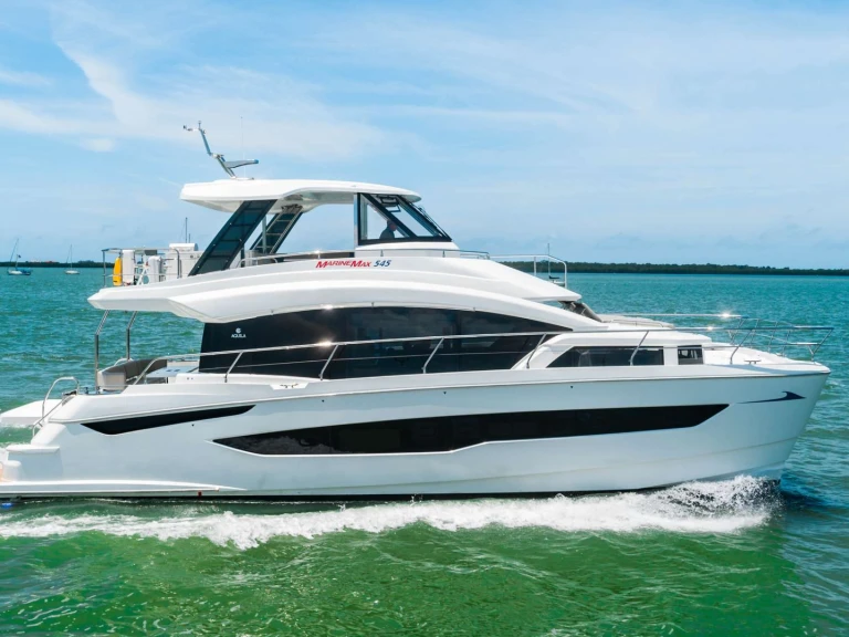 Noleggio Yacht di lusso Aquila con patente nautica