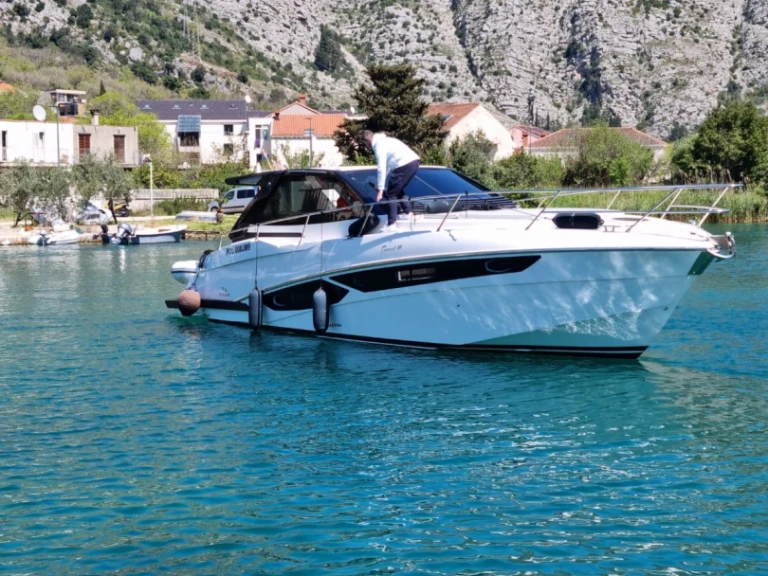 Noleggio Barca a motore con o senza skipper Rio Yachts a Sebenico