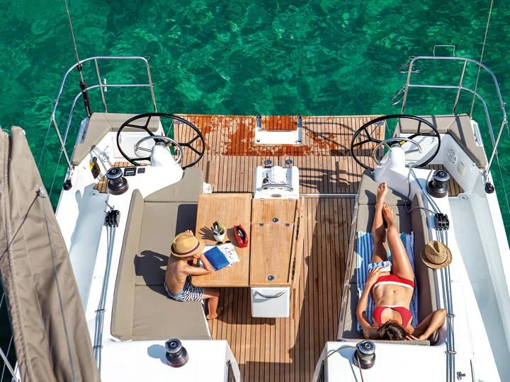 Barca a vela a noleggio a Marina deportiva de Menorca al miglior prezzo
