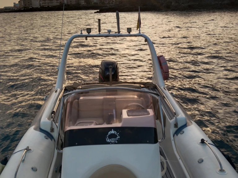 Noleggio Gommone a Arona – Zodiac Medline 3