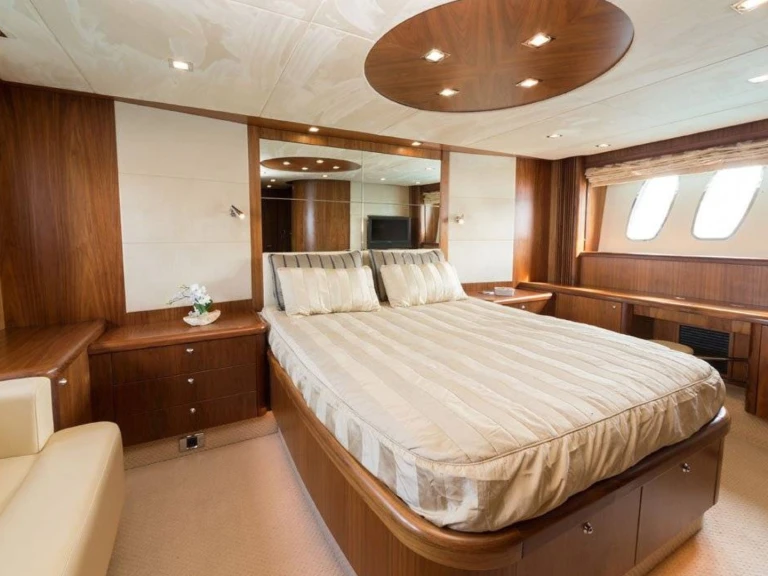 Noleggio a Golfe-Juan – Sunseeker Predator 72 su SamBoat