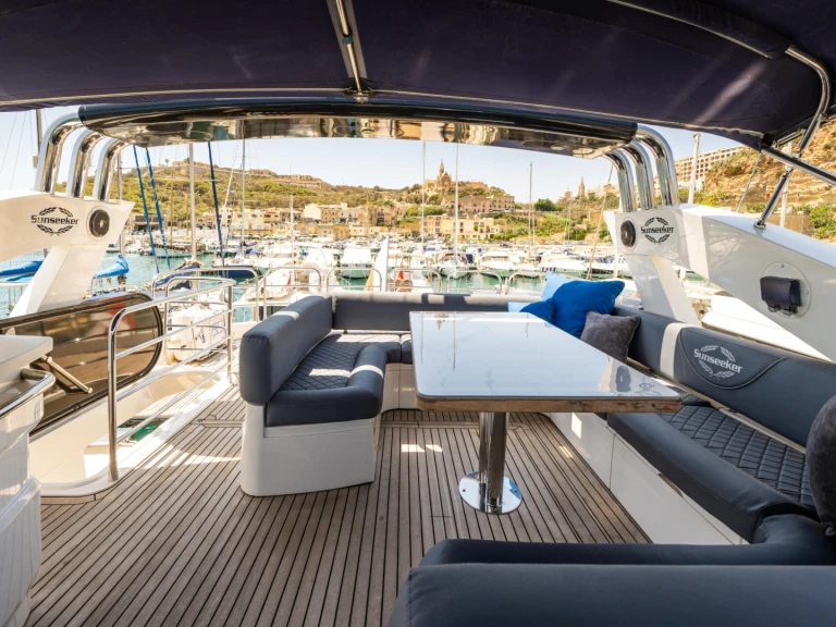 Sunseeker Manhattan 73 da affittare a  San Julian's
