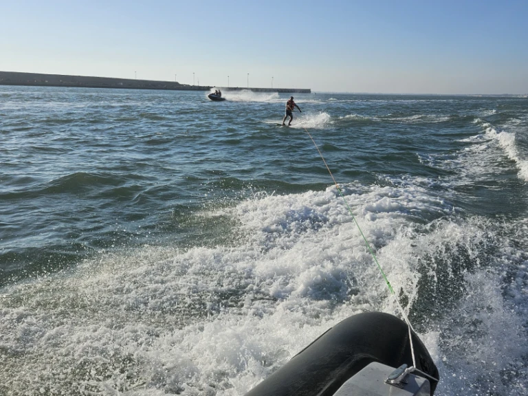 Noleggio Gommone COBRA RIB con patente nautica