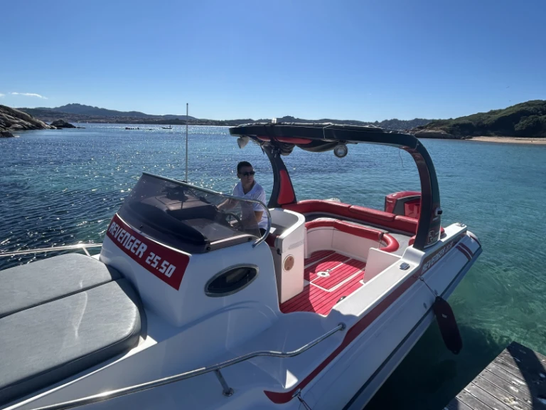 Noleggio Gommone a La Maddalena – Revenger Revenger 25.5