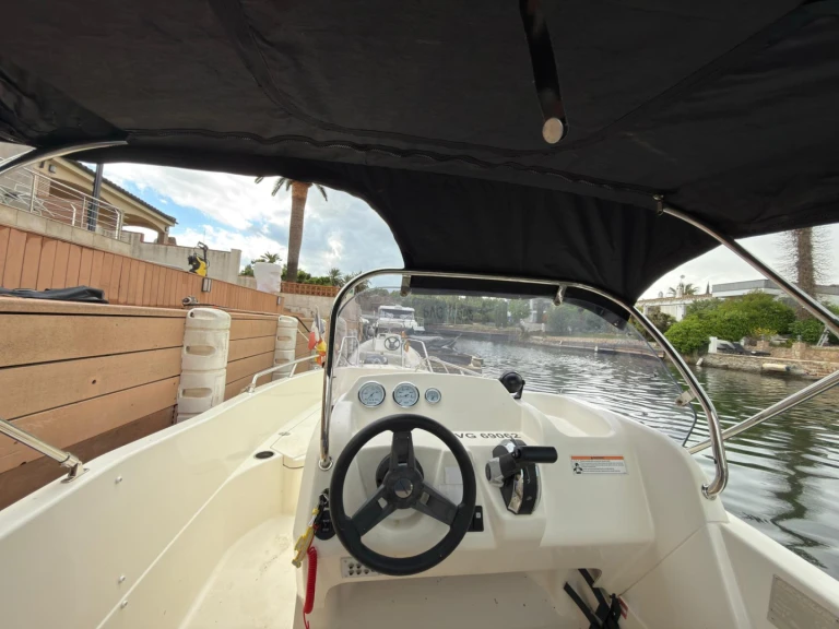 Noleggio Barca a motore con o senza skipper Quicksilver a Empuriabrava