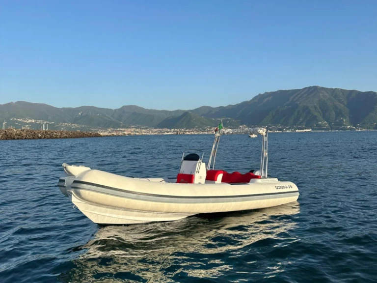 Noleggio Gommone a Torre Annunziata – DOMAR F6