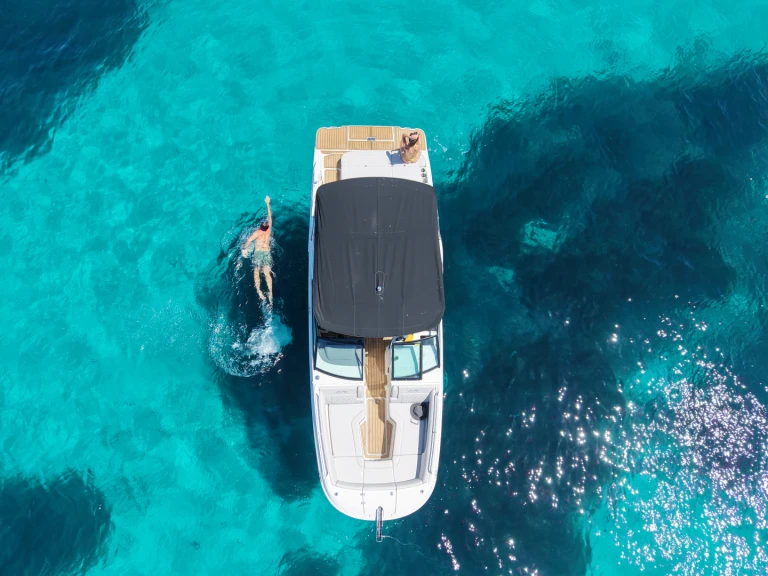 Noleggio Barca a motore Sea Ray con patente nautica