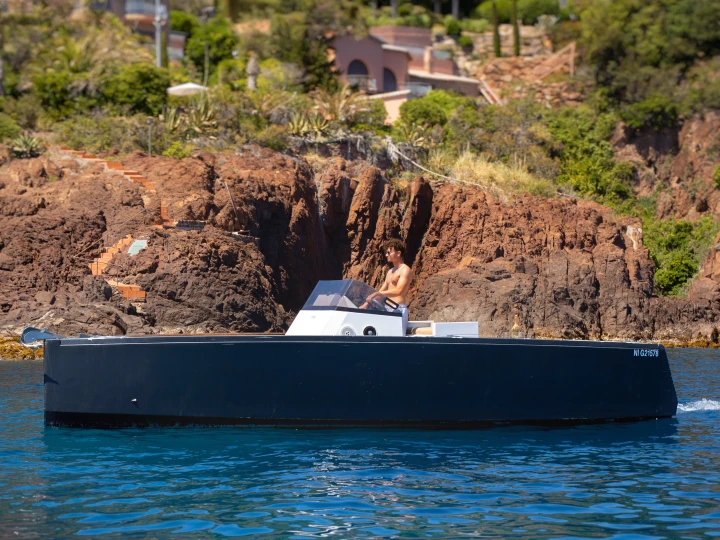 Noleggio Barca a motore con o senza skipper Smartboat a Cannes