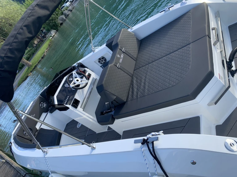 Noleggio barche Valory V620 a Annecy su Samboat