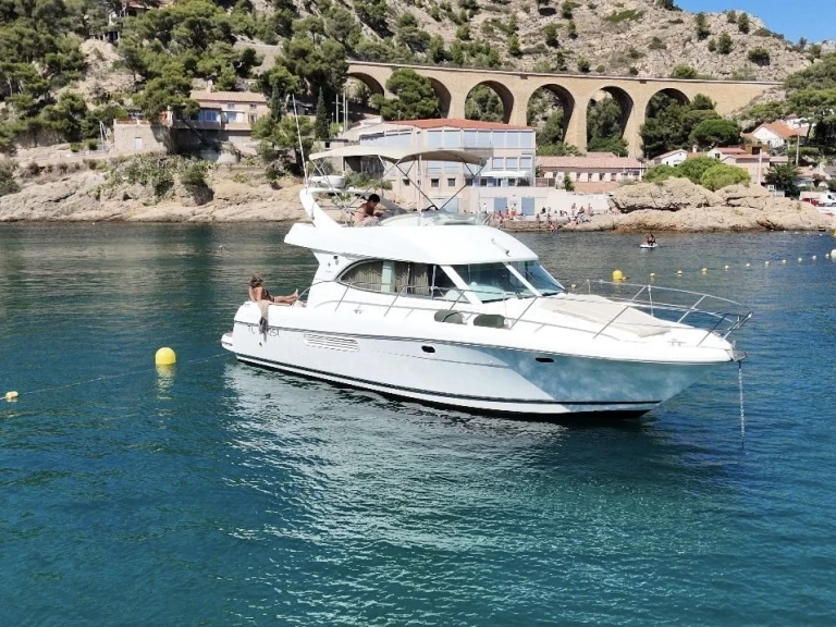 Noleggiare una Jeanneau Prestige 36 a Marsiglia
