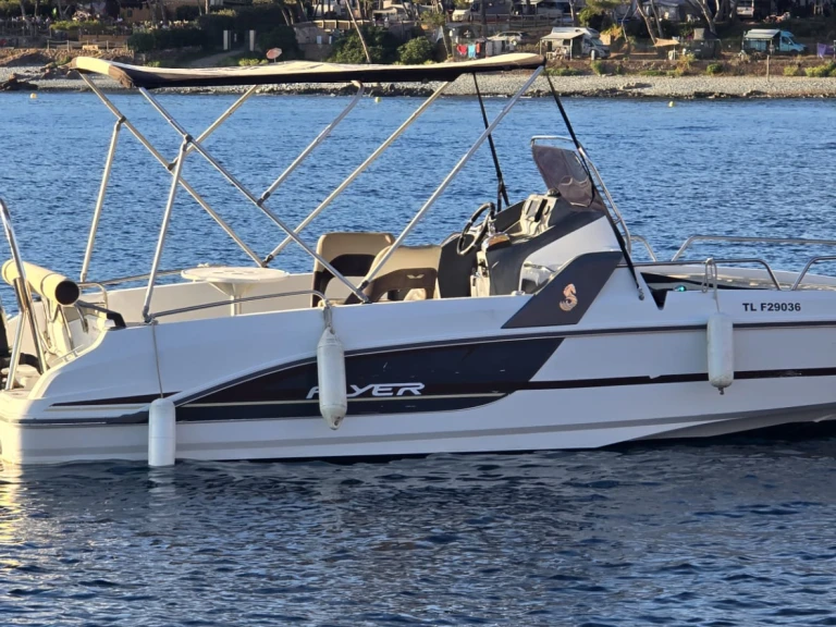Noleggio Barca a motore Bénéteau con patente nautica