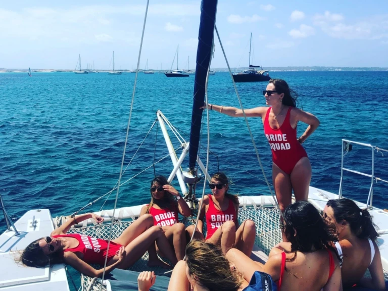 Noleggio Catamarano petrachi con patente nautica