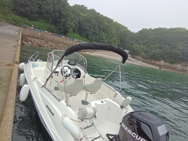 Noleggiare una Quicksilver Activ 555 Open a Brest