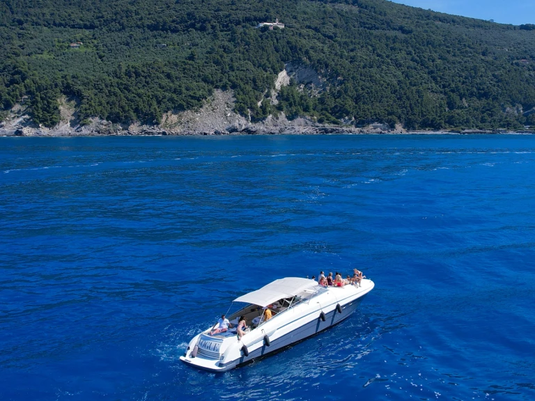 Noleggio Barca a motore cherokee con patente nautica