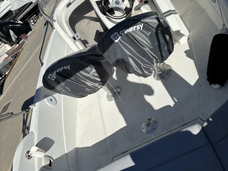 Noleggio Barca a motore Bénéteau con patente nautica