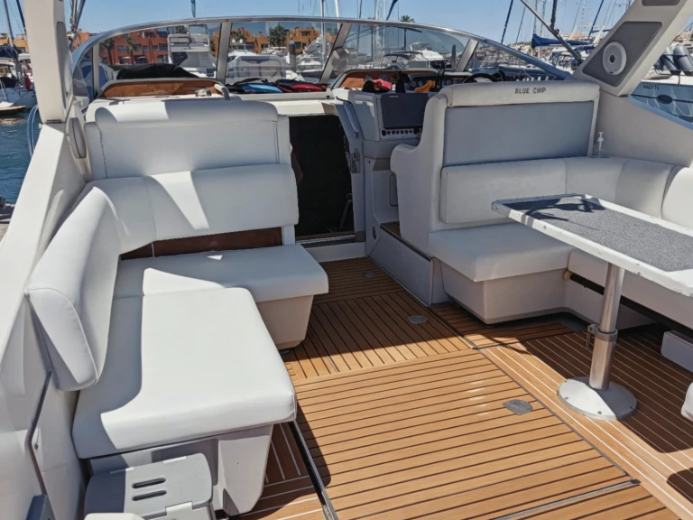 Noleggio Barca a motore Jeanneau con patente nautica